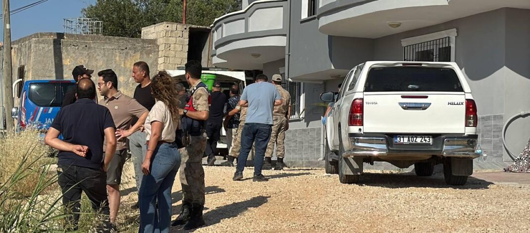 Altınözü’nde bir kişi tartıştığı kızını öldürdü, eşini yaraladı