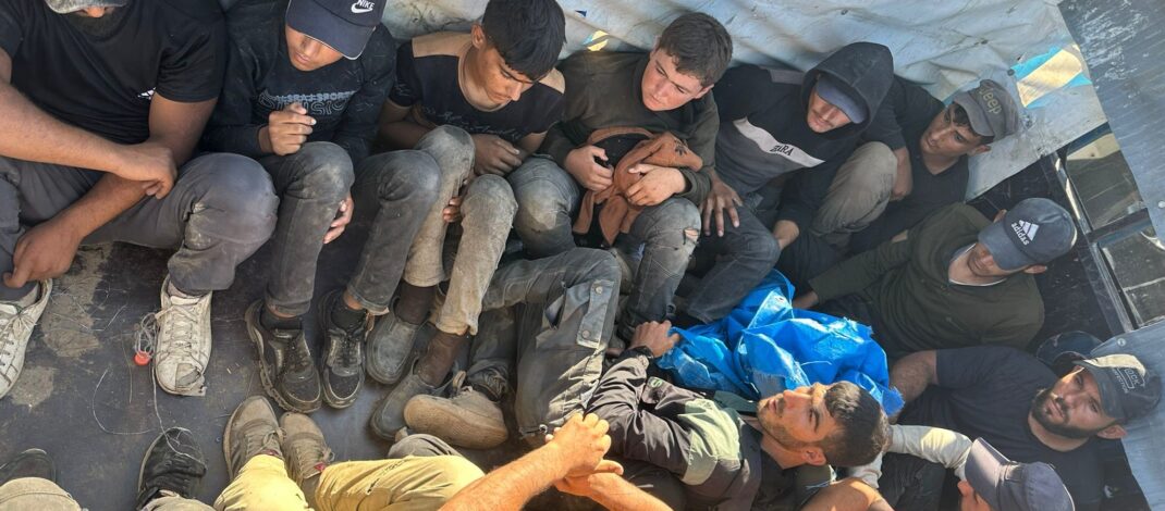 Antakya-Altınözü yolunda 14 kaçak göçmen yakalandı