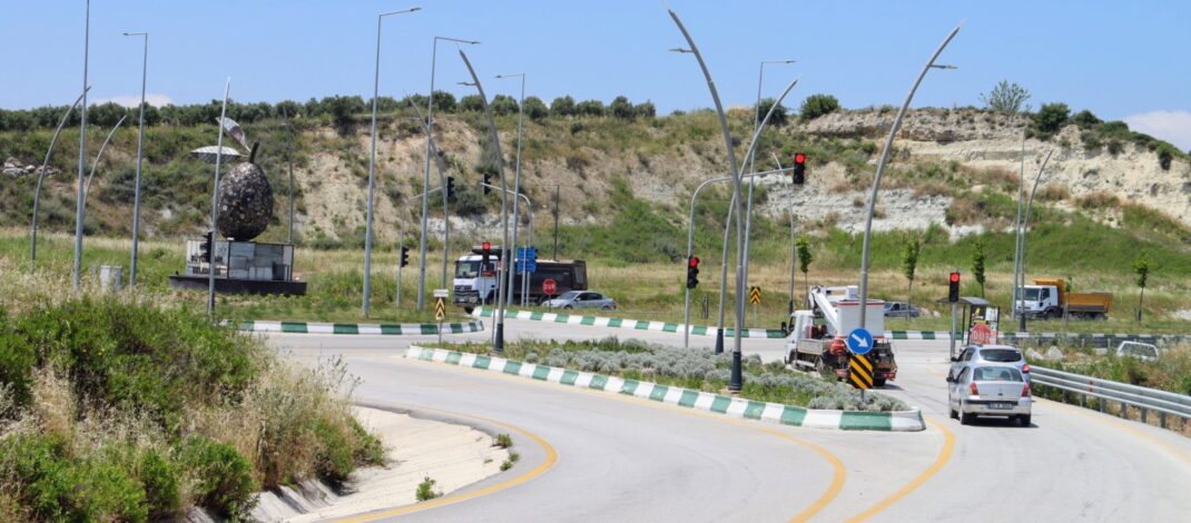Altınkaya Kavşağı’nda kırmızı ışık ihlalleri endişe yaratıyor