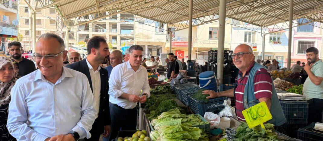 Mullaoğlu ve Gönenç Altınözü’nde esnaf ve vatandaşlarla buluştu