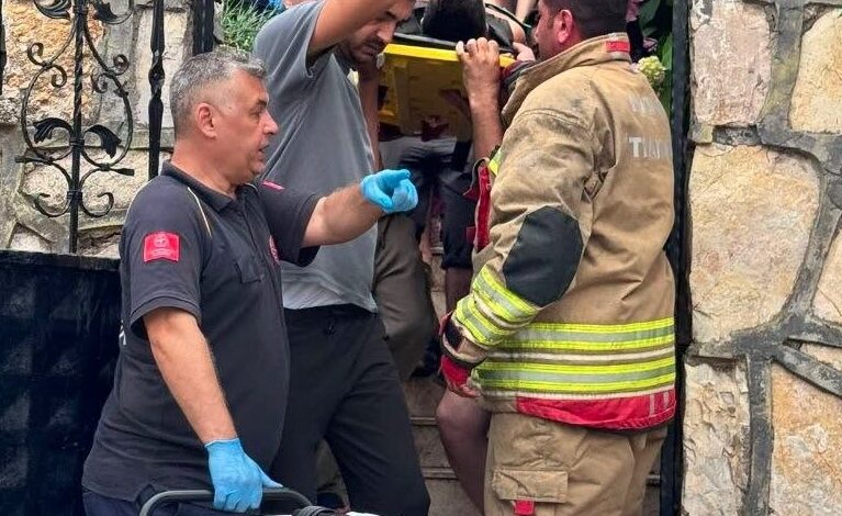 Bacağına demir korkuluk saplanan çocuk tedaviye alındı
