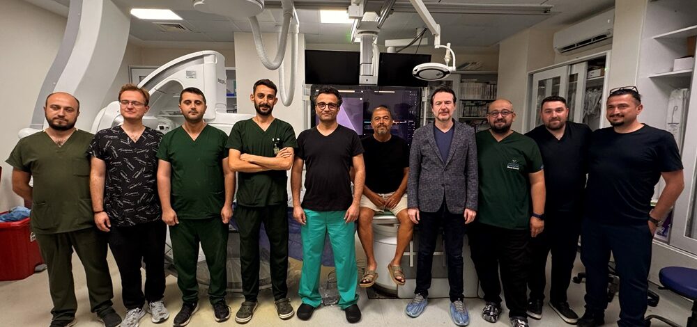 Kalbindeki tıkalı ana damarı ameliyatsız yöntemle açılan hasta sağlığına kavuştu